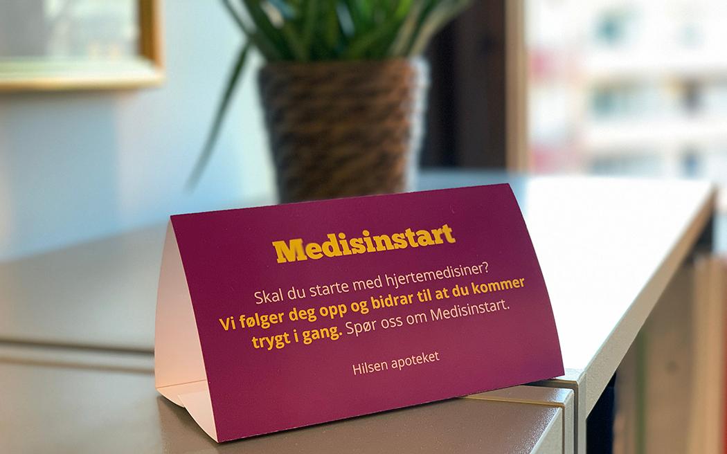 Illustrasjon med plakat om Medisinstart.