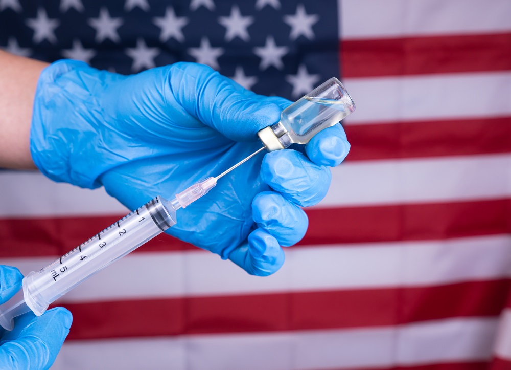 — Å tillate at farmasøyter kan bestille og administrere covid-19-vaksiner vil i stor grad gi amerikanere flest enklere tilgang til vaksinen