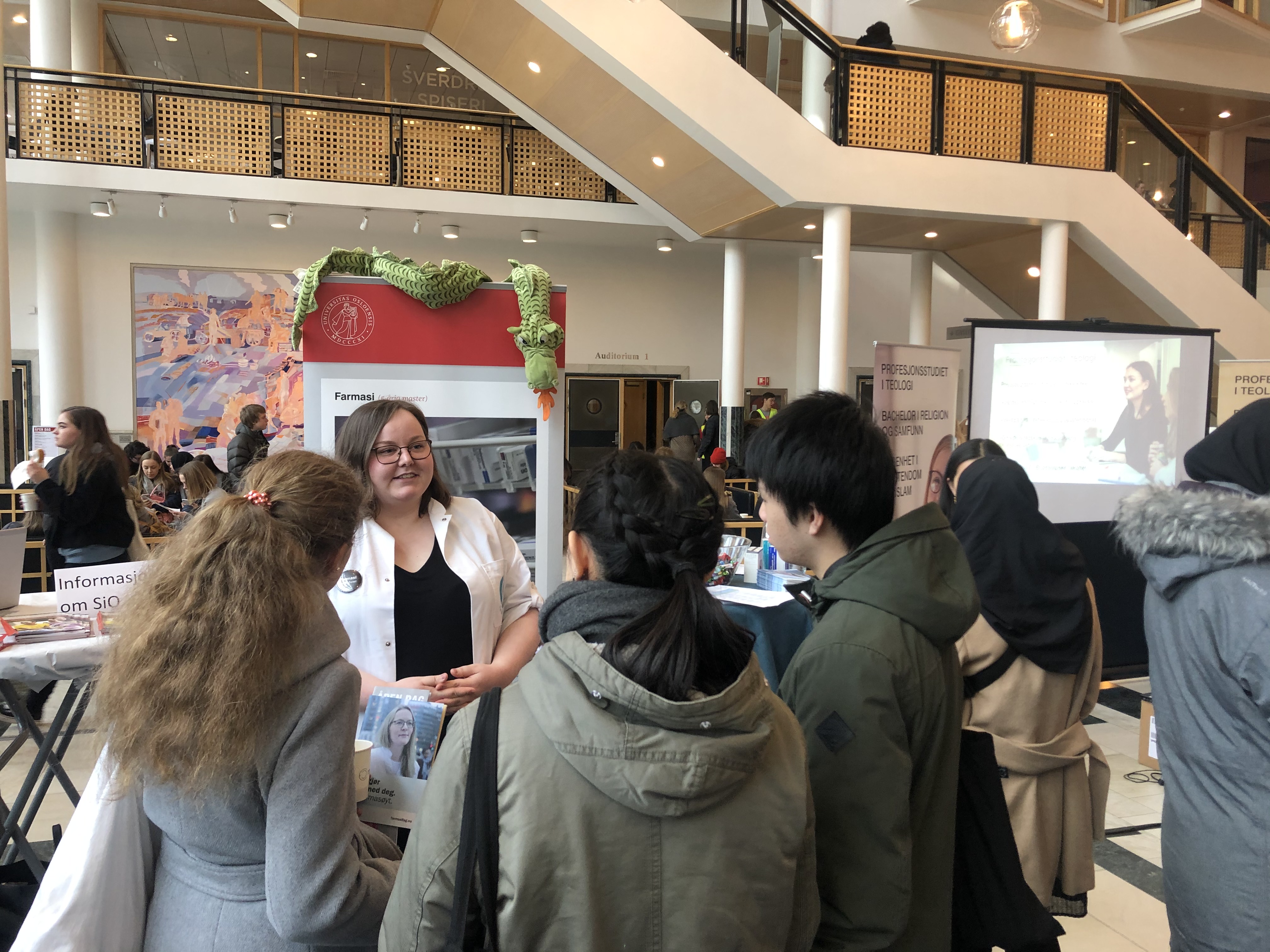 Forventningsfulle elever deltok 5. mars på «Åpen dag» ved Universitetet i Oslo (UiO)